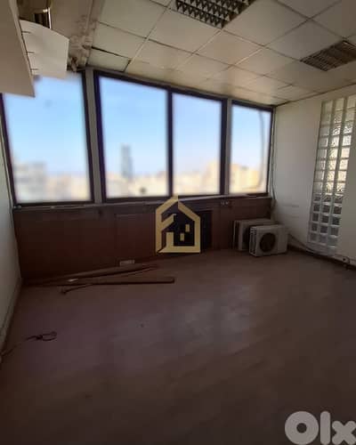 Office for rent in Sin El Fil DW70 مكتب للإيجار في سن الفيل