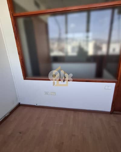 Office for rent in Sin El Fil DW70 مكتب للإيجار في سن الفيل