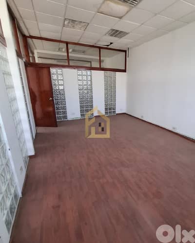Office for rent in Sin El Fil DW71 مكتب للإيجار في سن الفيل