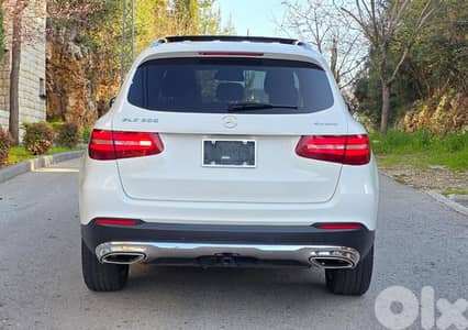 MERCEDES-BENZ GLC 2018 4MATIC !! TOP OF THE LINE!!
