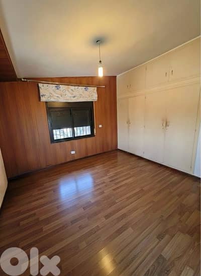 L20750 - Spacious Apartment For Sale in Baabdat
