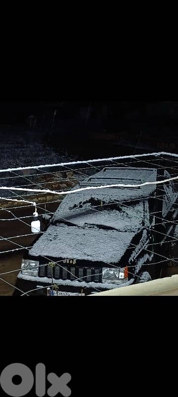 Cherokee 1995. full kahraba. a c. chaufage. 245000dwalib jded. jnouta.