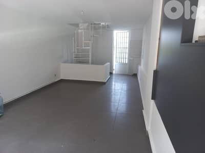 GMC487RAJ Shop for rent in Cornet Chahwan - محل للإيجار في قرنة شهوان