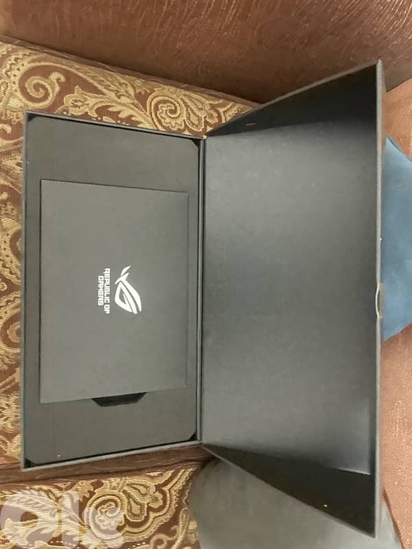 brand new RTX 5090 special edition ROG 32GB DDR7( warranty included) 2