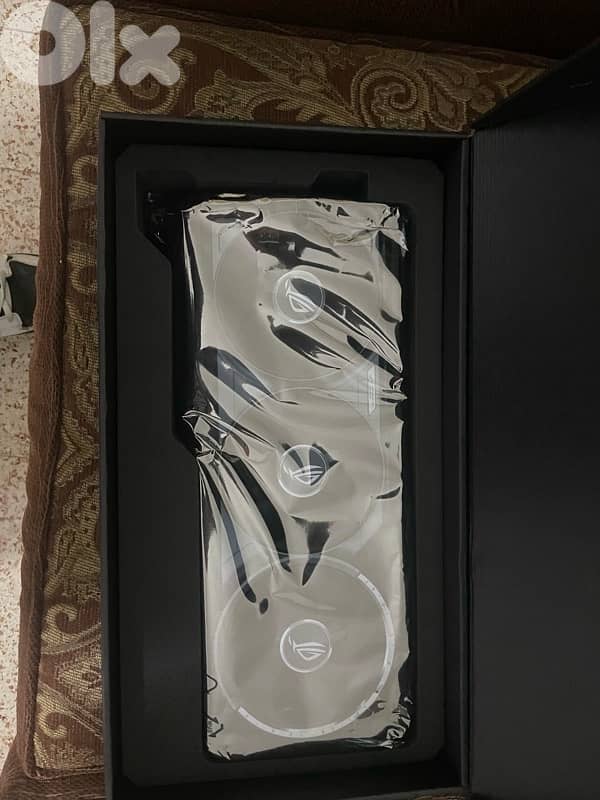 brand new RTX 5090 special edition ROG 32GB DDR7( warranty included) 3