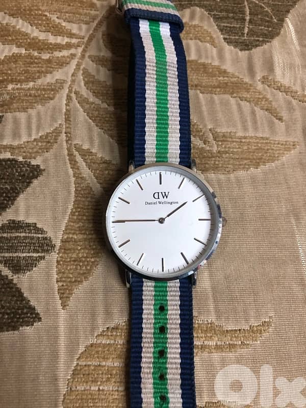 DW Daniel Wellington watch original 40MM With a white, green, and blue 0