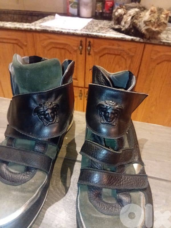 versace shoes original. made in italy قياس 44 45 2
