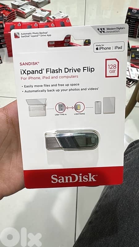 SanDisk ixpand Flash Drive Flip for iPhone 128gb 0