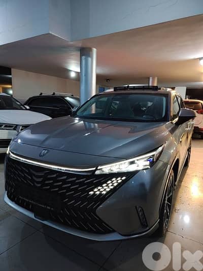 Roewe eRX5 Hybrid Panoramic leather