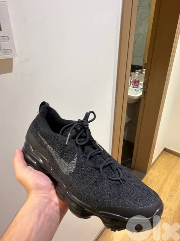 Nike Air VaporMax (Triple Black) 0
