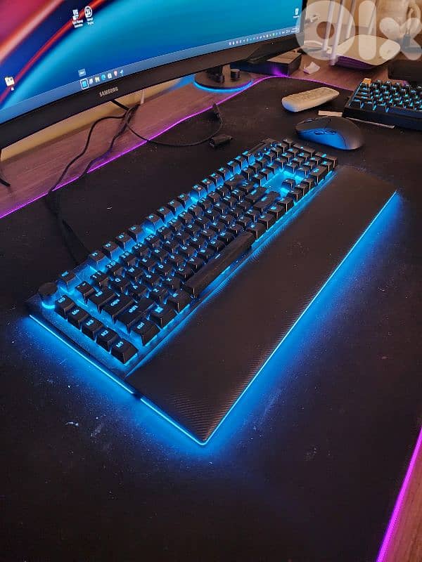 Razer Blackwidow v4 PRO 0