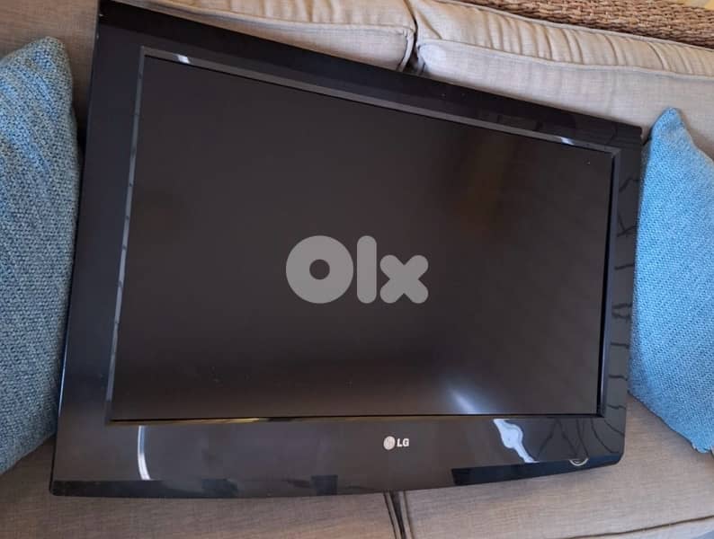 LG TV 32” 2