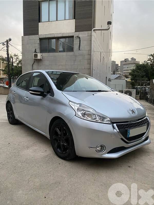Peugeot 208 2015 0