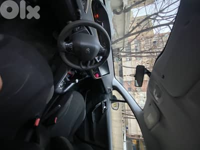 Peugeot 208 2015