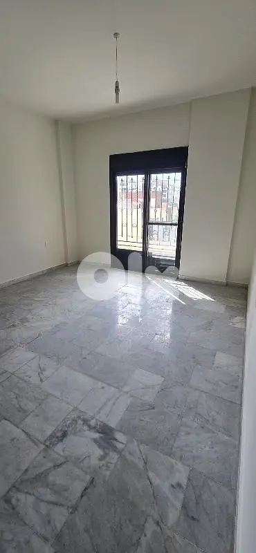 Apartment with Terrace for Sale in Qornet el hamra