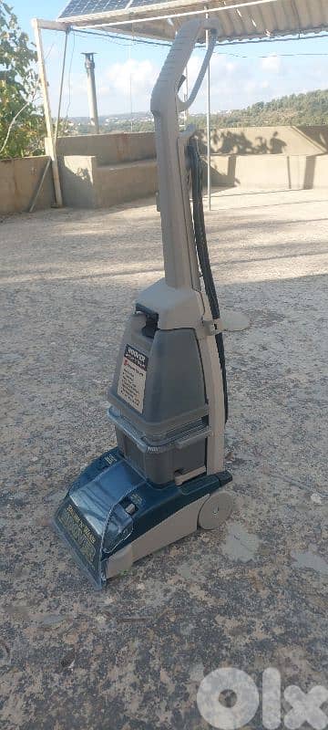 Hoover “SteamVac / Brush ’n’ Wash” carpet cleaner (model F5857-011). 11