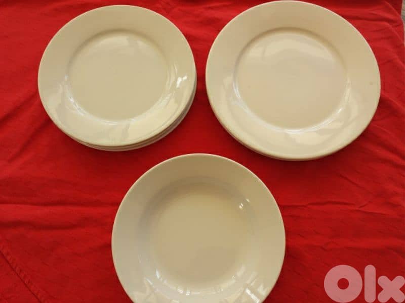 7 white plates - Not Negotiable 0