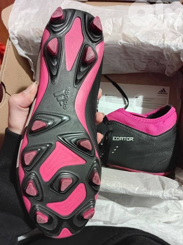 2 football cleats- football shoes offer, both for 45$ 4