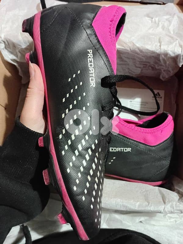 2 football cleats- football shoes offer, both for 45$ 6