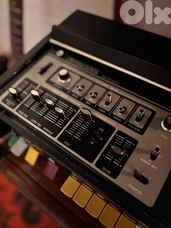 Roland SH 2000 6