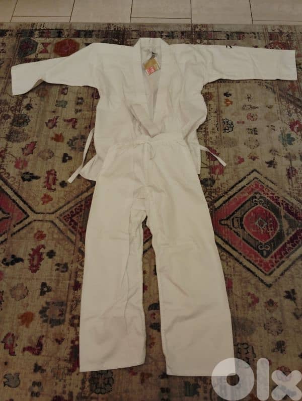 Kimono Gi neuf, jamais porté Outshock 2