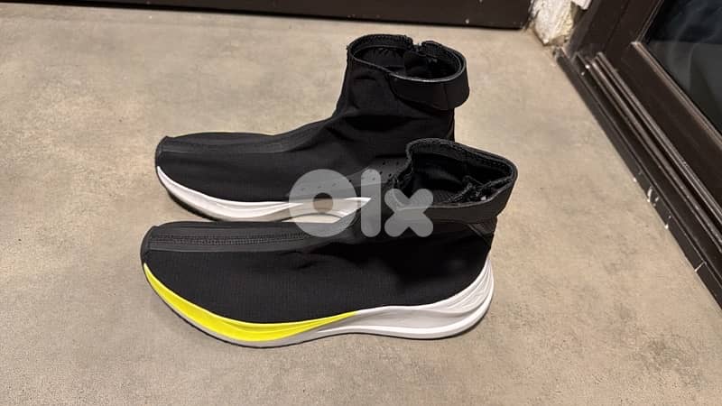 Zara Sock Shoes 0
