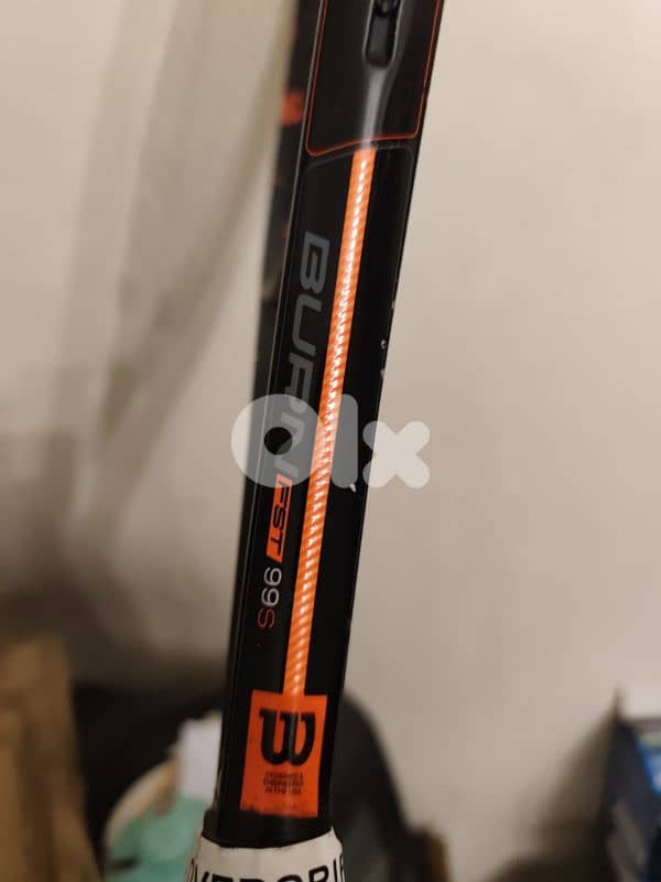 Wilson Burn FST 99S tennis racket. 2
