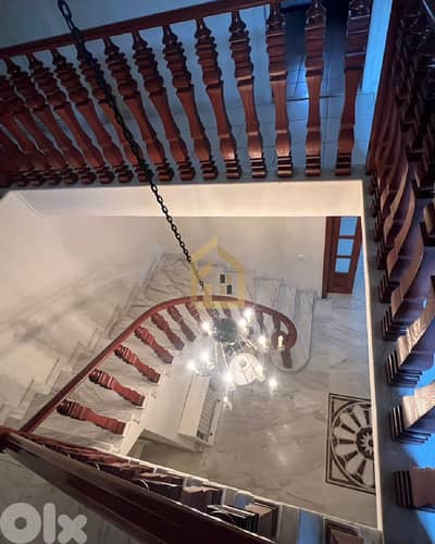 Villa triplex for sale in Kornet El Hamra AA153