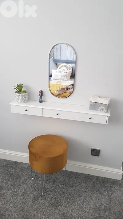 floating shelf of drawers