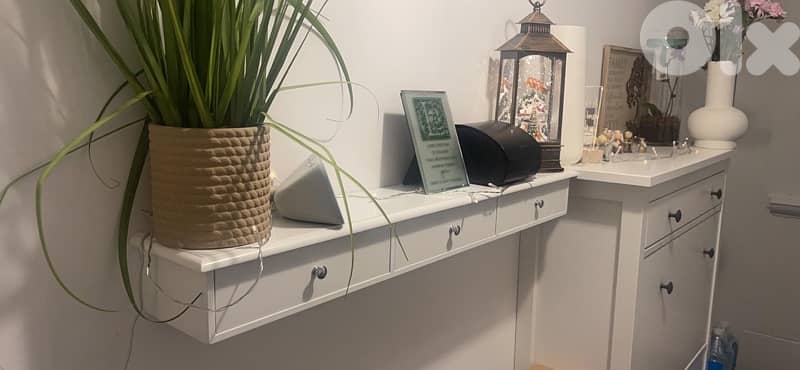 floating shelf of drawers 2