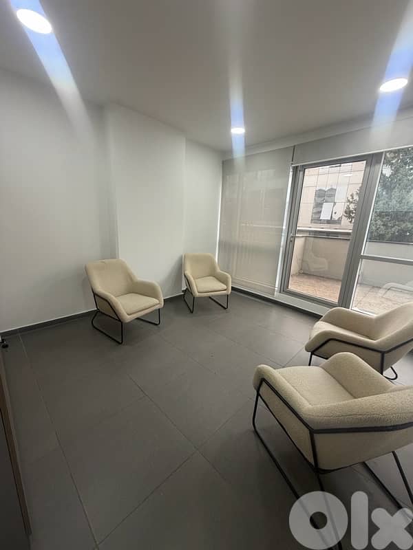 Office for sale in Sin el fil 0