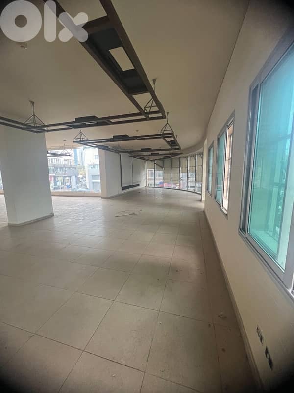 Office for rent in sin el fil 0