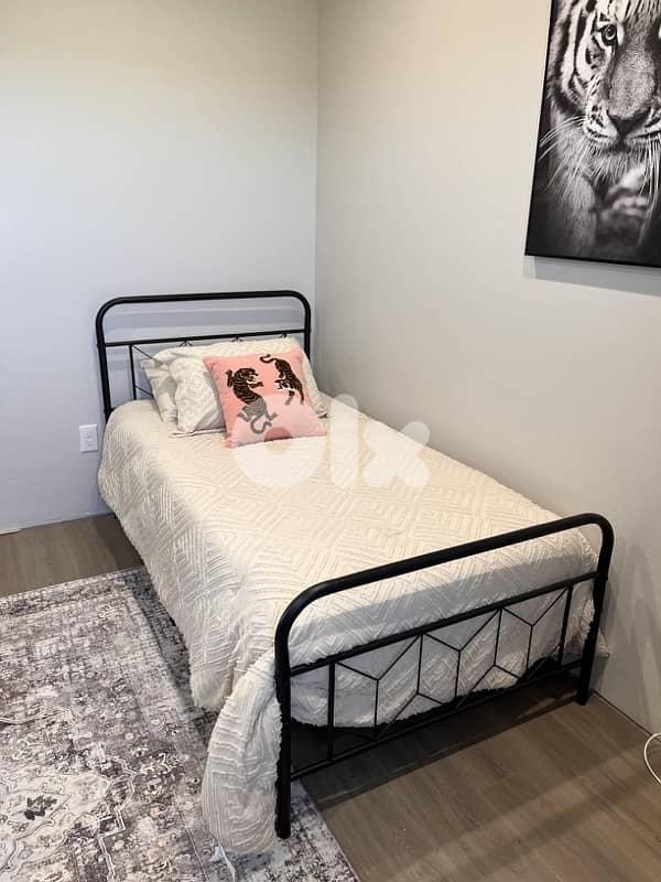 metal bed | modern | diamond pattern 0