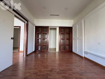 RAO26-4872 Office 170m2 for rent in Badaro, $ 1,500 cash