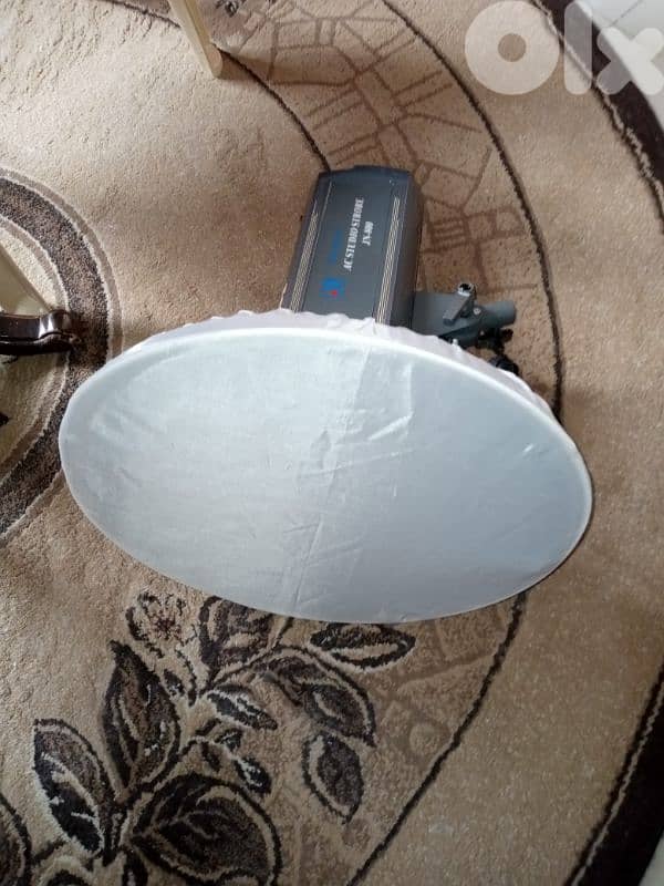 flash 800 watts electric with beauty dish 0