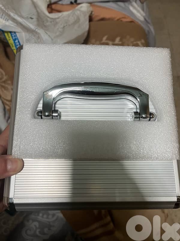 safe cash Box with key for 30 $ 4