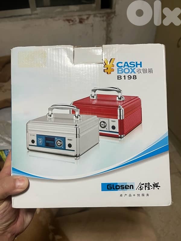 safe cash Box with key for 30 $ 6