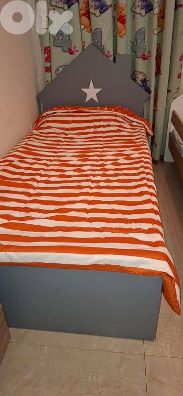 2 single beds with 2 FAP Mattressess 3