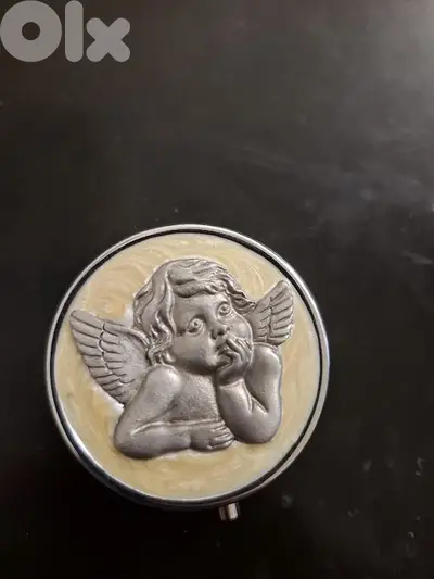 صندوق حبوب دواء معدني انتيك شكل ملاك