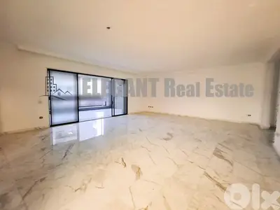 Spacious apartment in a Calm neighberhood with Sea View !