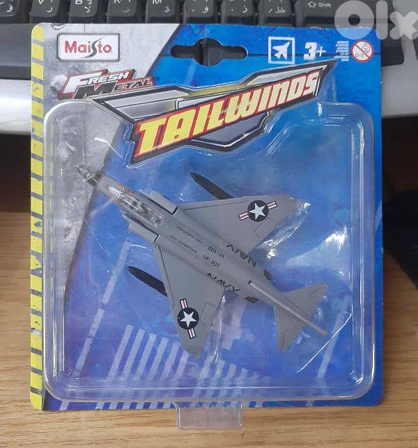 Maisto diecast Plane model Scale 1/144 0