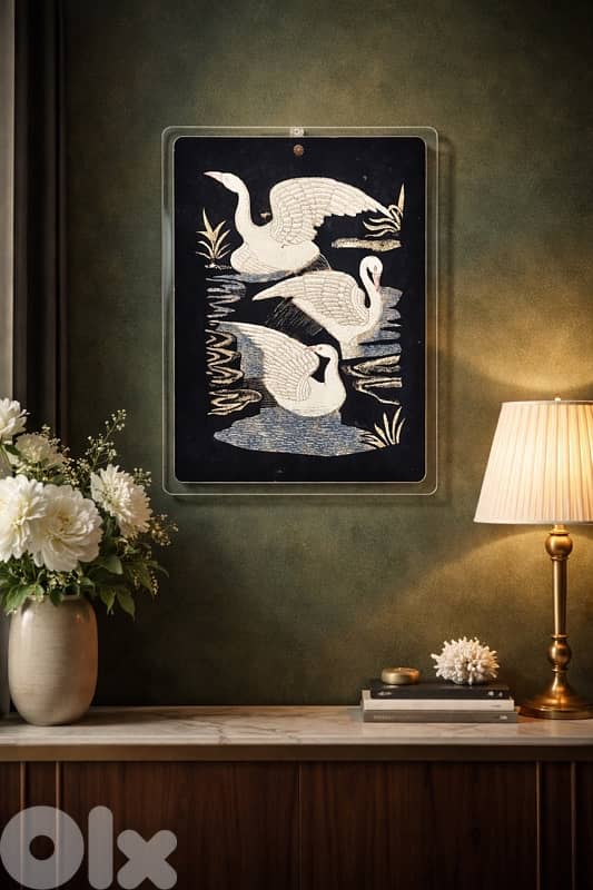 Vintage Japanese-Inspired Swan Artwork – Glass Frame – 40x30 cm 0