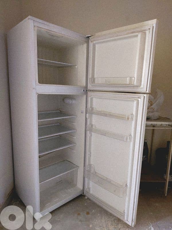 براد شبه جديد Mere Like New Refrigerator 0