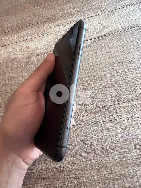 Iphone 11 64gb in mint condition 0