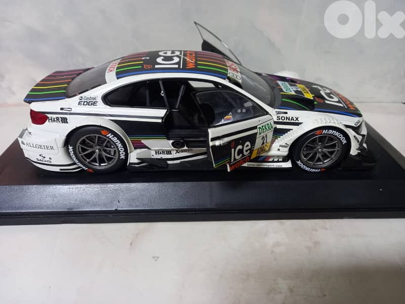 1:18 scale diecast model of the BMW M4 DTM by Minichamps 4