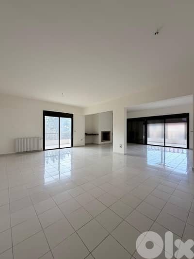 Spacious Apartment for Sale in El Biyada شقة واسعة للبيع في البياضة