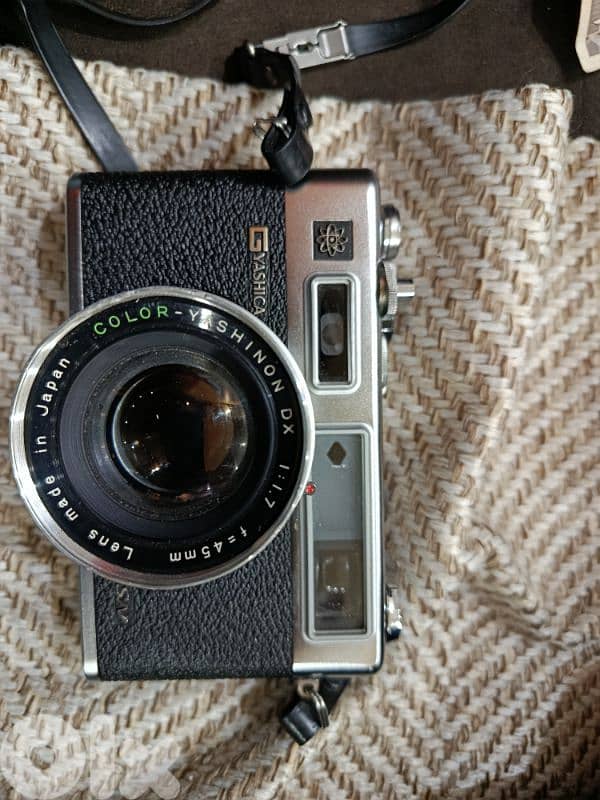 camera. yashica 0