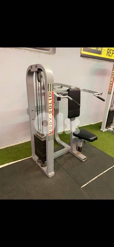 Sholder press machine like new body solid brand 0
