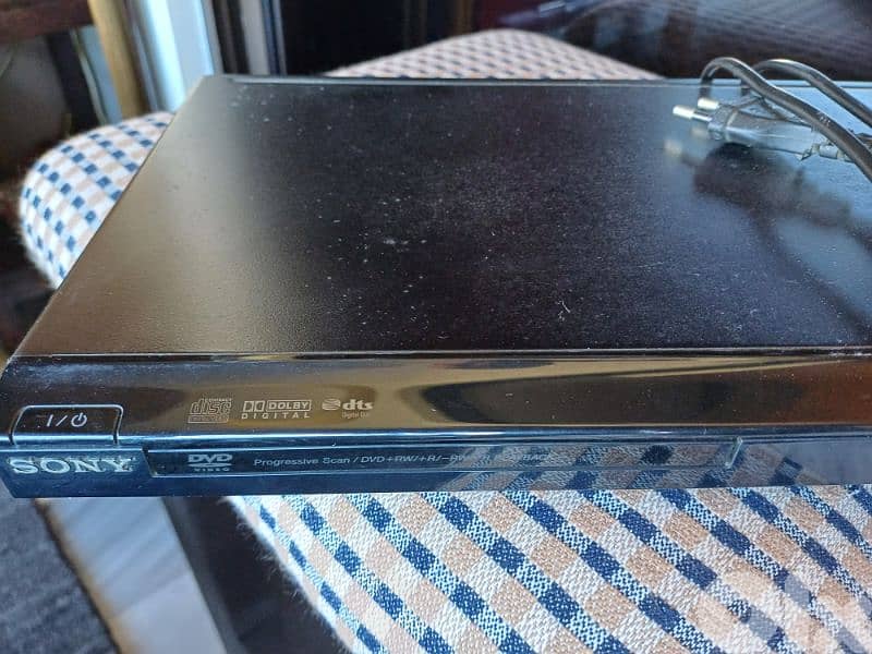 DVD player + DVDs 1