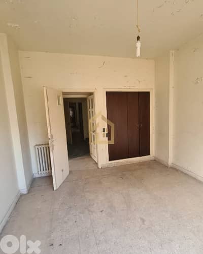 Apartment for sale in Achrafieh EA251 شقة  للبيع في الأشرفية
